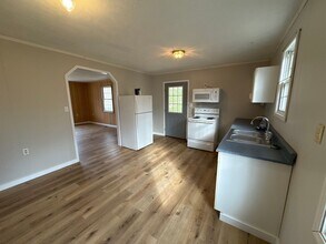 205 Valley St in Grand Rivers, KY - Building Photo - Building Photo