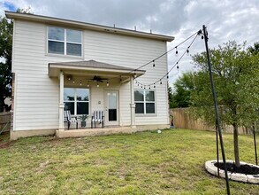 1307 Oriole Ct in San Antonio, TX - Building Photo - Building Photo