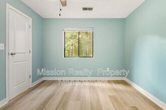 2104 Turtle Run Dr in Richmond, VA - Building Photo - Building Photo