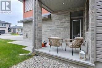 724 Ploughman Pl in Ottawa, ON - Building Photo - Building Photo