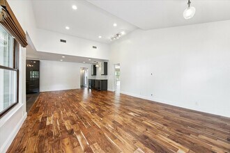 1106 Fairmount Ave in Austin, TX - Building Photo - Building Photo