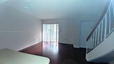 17485 NW 67th Ct in Hialeah, FL - Building Photo - Building Photo