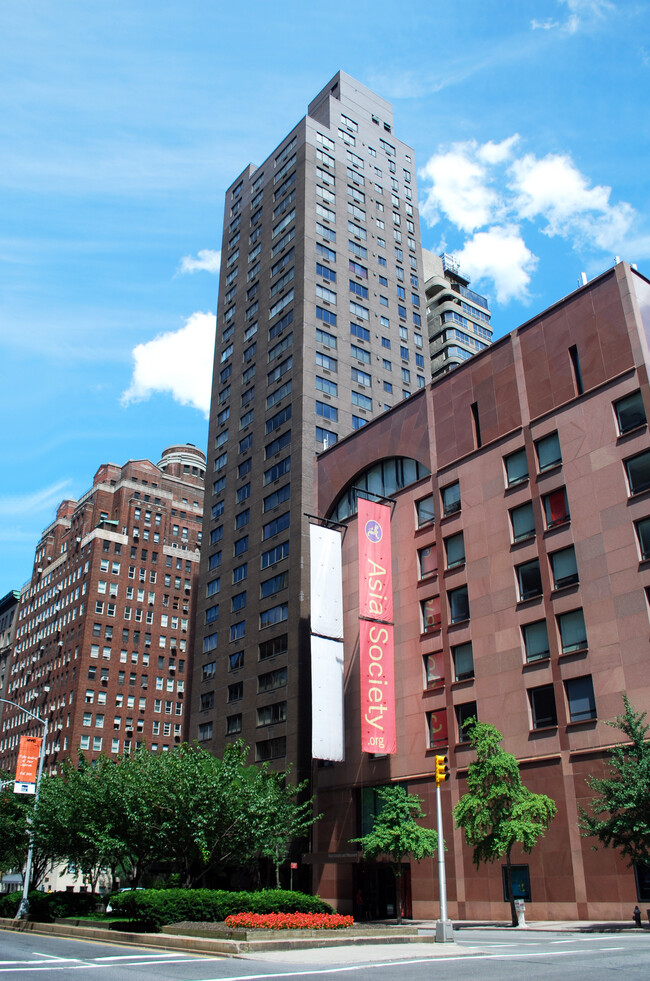 733 Park Ave in New York, NY - Building Photo - Building Photo