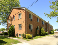 4281 Mayfield Road in Cleveland, OH - Foto de edificio - Building Photo