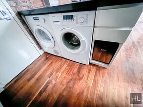 Second Avenue in New York, NY - Foto de edificio - Building Photo