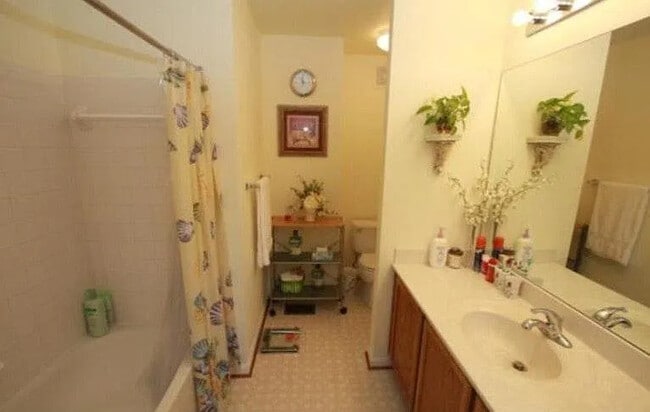 6147 Stonehenge Pl in North Bethesda, MD - Building Photo - Building Photo