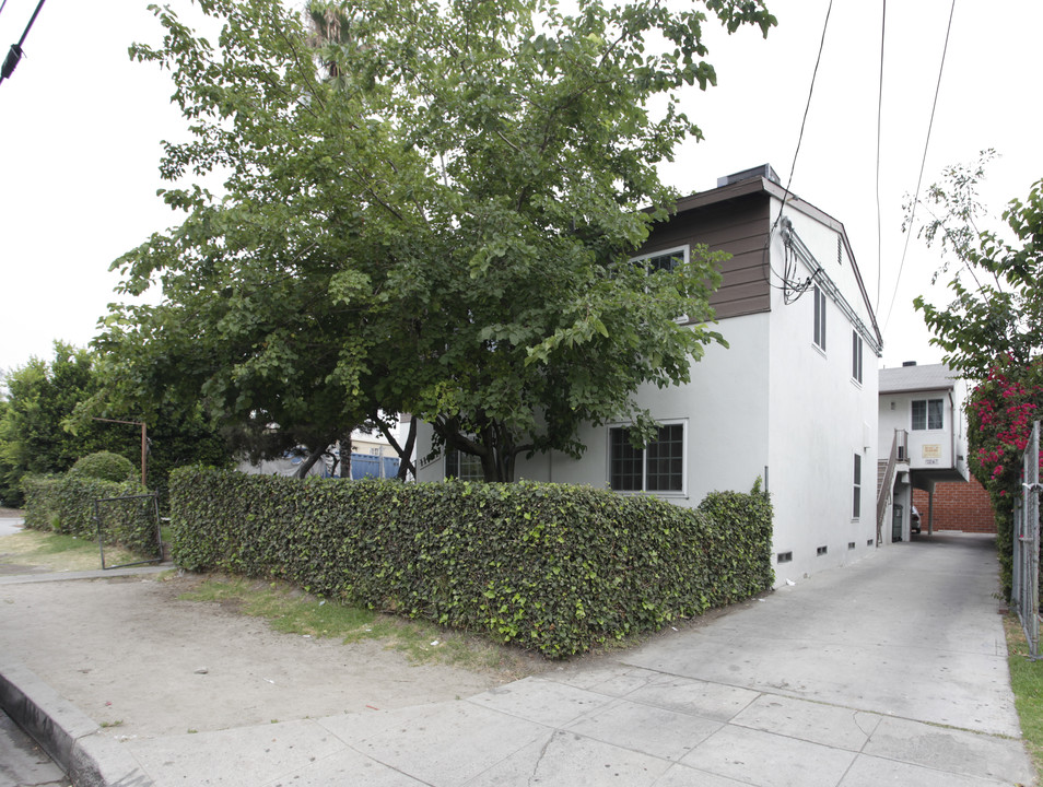 11921 Hart St in North Hollywood, CA - Building Photo