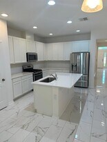 8247 Bayliss Ct in Alafaya, FL - Building Photo