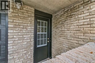 672 Castleguard Crescent in Burlington, ON - Building Photo - Building Photo