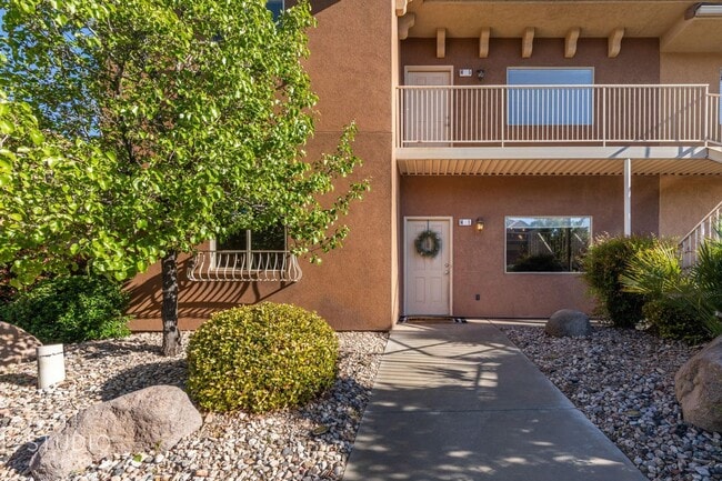 700 N Main St in Washington, UT - Foto de edificio - Building Photo