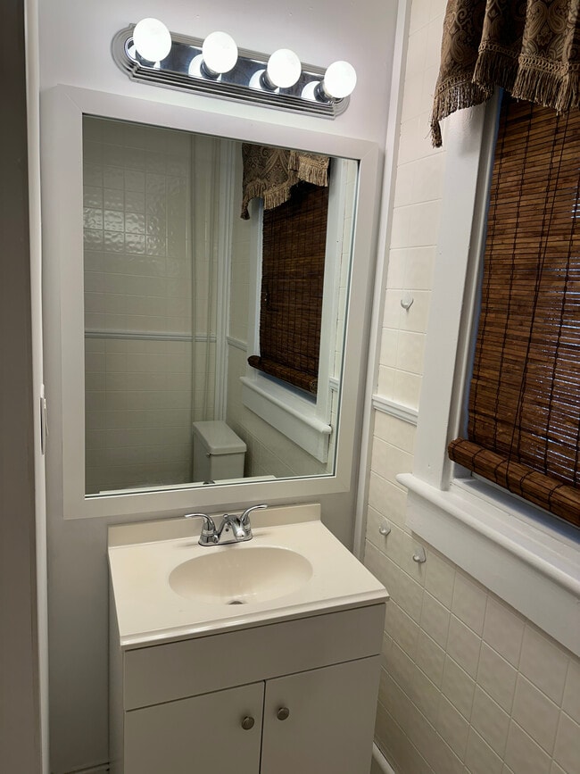 637 5th Ave in Bethlehem, PA - Foto de edificio - Building Photo