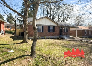 5286 Broken Oak Dr in Memphis, TN - Building Photo - Building Photo