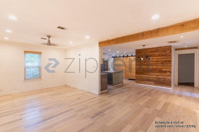 2311 S 4th St in Austin, TX - Building Photo - Building Photo