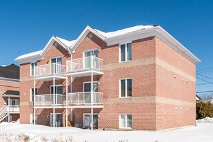 429 Hector-Fabre St in Lévis, QC - Building Photo