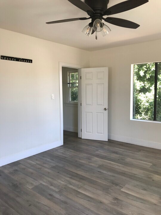 1863 N New Hampshire Ave, Unit 1861 in Los Angeles, CA - Building Photo