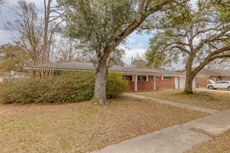 2310 Whitney Dr in Monroe, LA - Building Photo - Building Photo