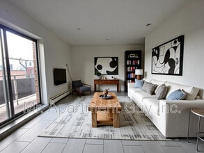 37 Wellington St S in Hamilton, ON - Building Photo - Building Photo