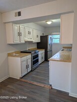 3224 Springfield Dr in Louisville, KY - Building Photo