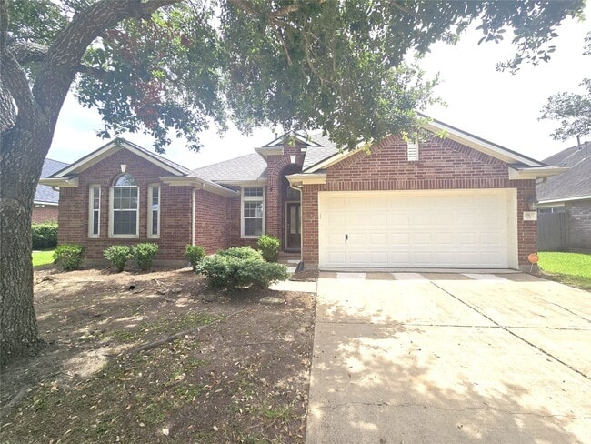 property at 1907 Lazy Hollow Ln
