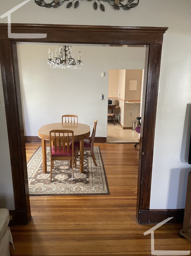 120 College Ave, Unit 3 in Somerville, MA - Foto de edificio - Building Photo