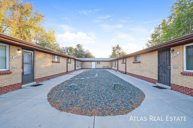 4576 Everett Ct in Wheat Ridge, CO - Building Photo - Building Photo