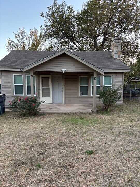 1506 NW Euclid Ave in Lawton, OK - Foto de edificio