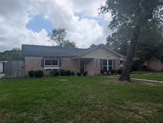 property at 4034 Shady Springs Dr