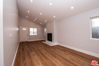 2208 S Harcourt Ave in Los Angeles, CA - Building Photo - Building Photo