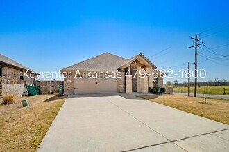 761 Melrose Pl in Bentonville, AR - Building Photo - Building Photo