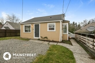 966 Retsil Rd E in Port Orchard, WA - Foto de edificio - Building Photo