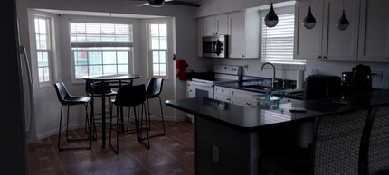 544 69th Ave in St Pete Beach, FL - Foto de edificio - Building Photo