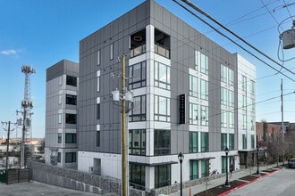 Bryan Flats in Fort Worth, TX - Foto de edificio - Building Photo
