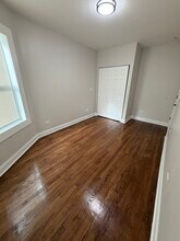 1048 W Marquette Rd in Chicago, IL - Foto de edificio - Building Photo