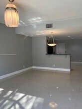 1390 Veracruz Ln in Weston, FL - Building Photo - Building Photo