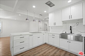 2817 Stevens St in Montrose, CA - Building Photo - Building Photo