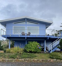 130 Willow St in Depoe Bay, OR - Foto de edificio - Building Photo