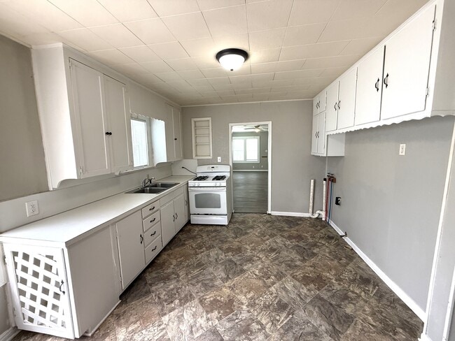 property at 226 12th Ave NW