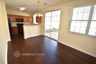 202 W Oaks Pl in Woodstock, GA - Foto de edificio - Building Photo