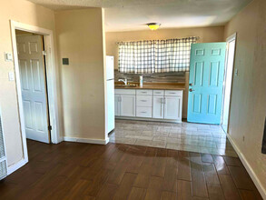 200 St Francis Rd NW in Albuquerque, NM - Building Photo - Building Photo