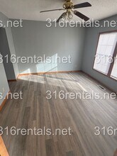 420 E 6th St in Newton, KS - Building Photo - Building Photo