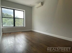 Myrtle Avenue, Unit 3C in Queens, NY - Building Photo - Building Photo
