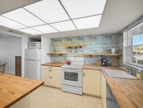 1262 Sugar Sands Blvd in West Palm Beach, FL - Building Photo - Building Photo