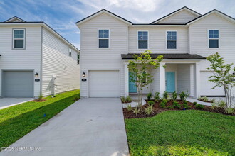 111 Brazil Nut Cir in Jacksonville, FL - Foto de edificio - Building Photo