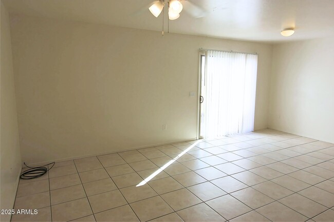 13211 S Kin Cir in Arizona City, AZ - Building Photo - Building Photo