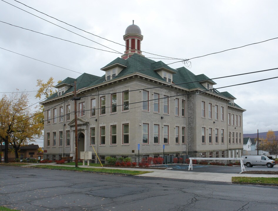 Harriet Beecher Stow Apartments in Scranton, PA - Building Photo