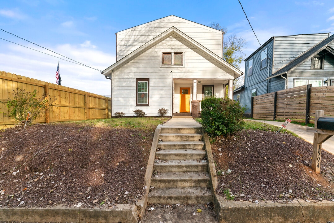 1594 Jonesboro Rd SE in Atlanta, GA - Foto de edificio