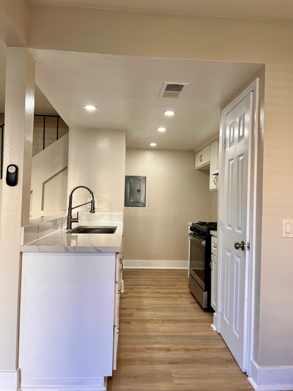 1731 Normandy Pl, Unit Unit 70B in Santa Ana, CA - Building Photo - Building Photo