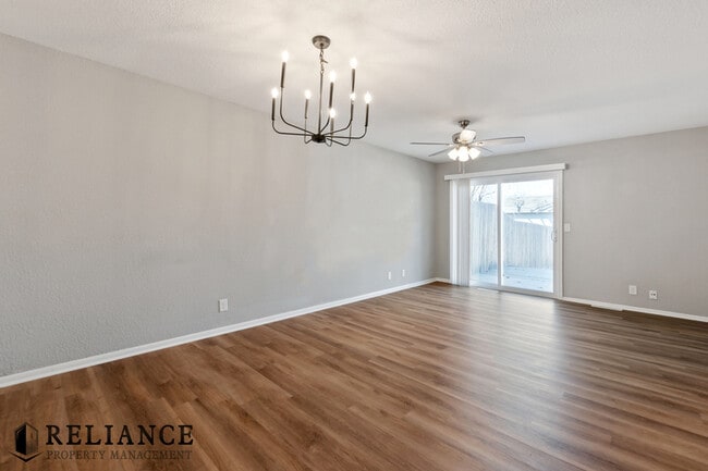 8712 Lakeland Cir in Wichita, KS - Building Photo - Building Photo