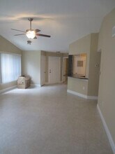 2420 NW 33rd St in Oakland Park, FL - Building Photo - Building Photo