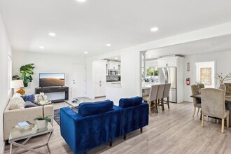 3010 N Chuperosa Rd in Palm Springs, CA - Building Photo - Building Photo